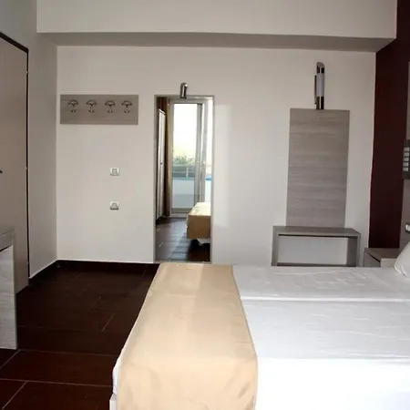 Karavos Apart-hotel 2*