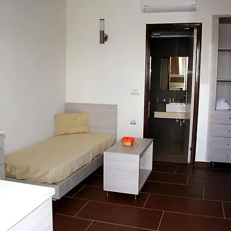 Karavos Apart-hotel 2*