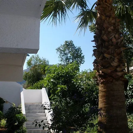 Karavos Apart-hotel 2*