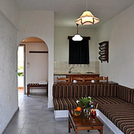 Apart-hotel Karavos