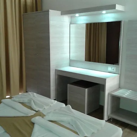 מלון דירות Karavos ארכאנגלוס