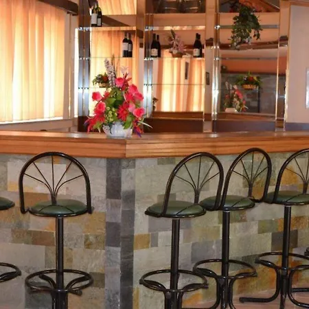 Karavos Aparthotel