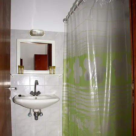 Karavos Aparthotel 2*