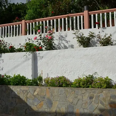Karavos Aparthotel