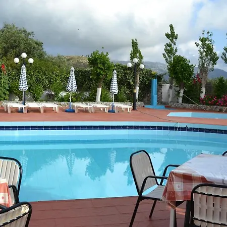Apart-hotel Karavos